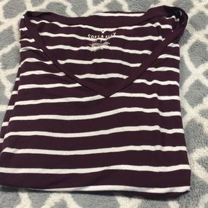 American Eagle V-neck short sleeve Tee.